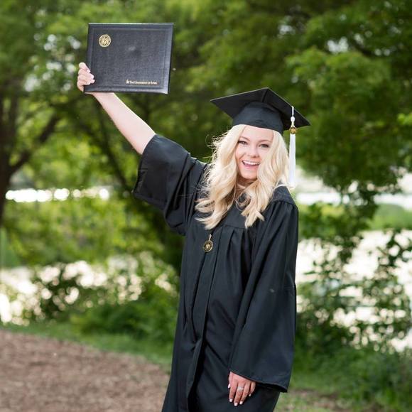 Meet your Posher, Erin - Picture 1 of 1